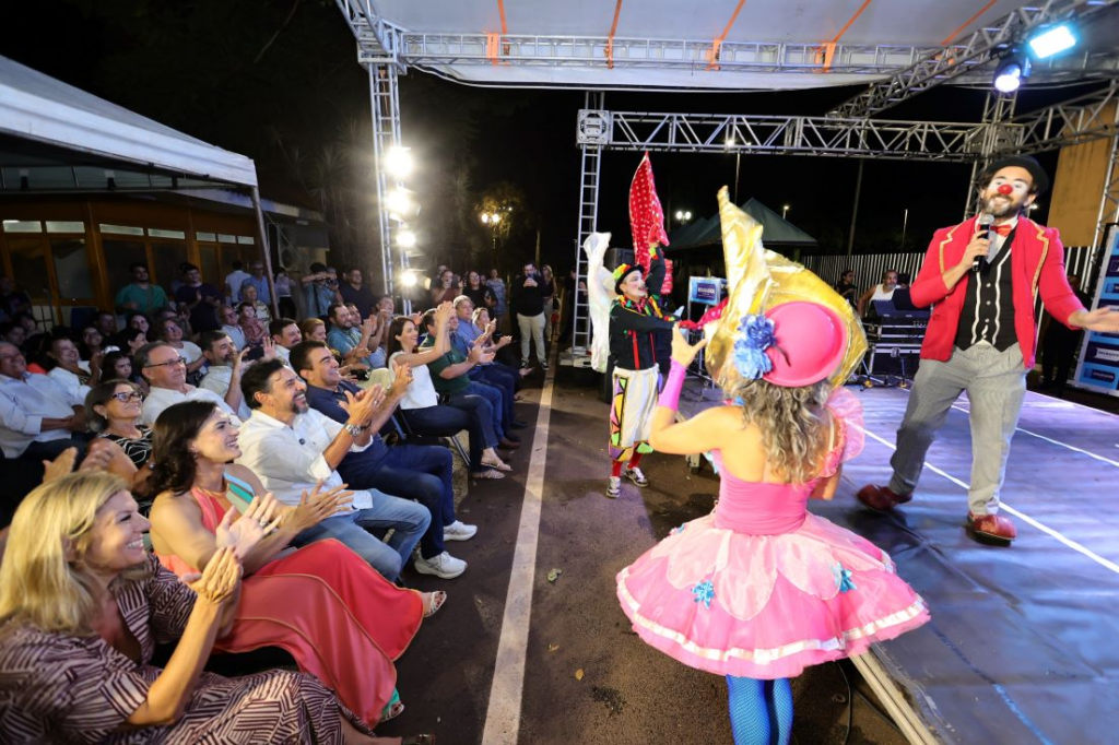 Em Noite Cultural, Prefeitura assina ordem de serviço para novo Teatro Municipal de Dourados Em Noite Cultural, Prefeitura assina ordem de serviço para novo Teatro Municipal de Dourados