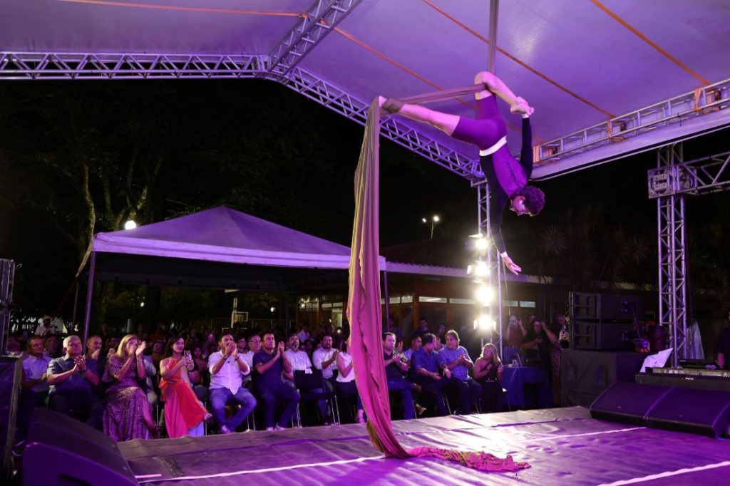 Em Noite Cultural, Prefeitura assina ordem de serviço para novo Teatro Municipal de Dourados Em Noite Cultural, Prefeitura assina ordem de serviço para novo Teatro Municipal de Dourados