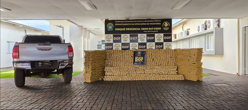 Com apoio de helicóptero, DOF apreende quase duas toneladas de maconha em caminhonete furtada