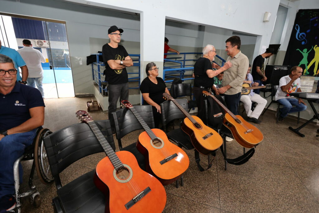 Prefeitura adere ao “Conectando Gerações” para fortalecer laços entre jovens e idosos Prefeitura adere ao “Conectando Gerações” para fortalecer laços entre jovens e idosos