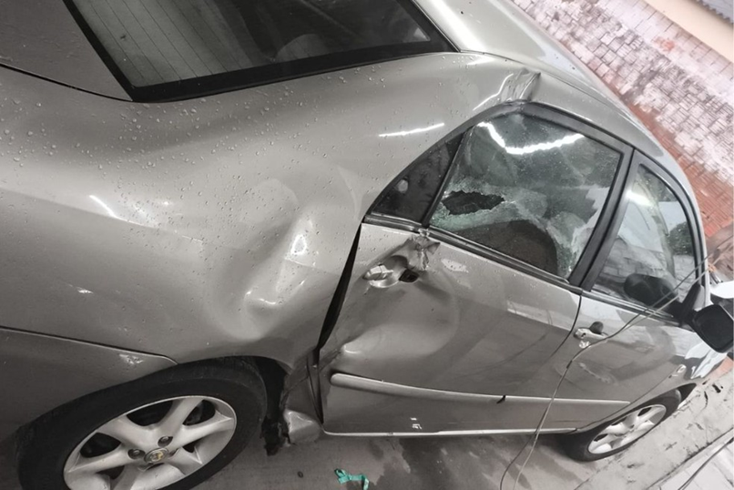 Motorista foge após bater carro com mais de 240 kg droga em Ponta Porã Motorista foge após bater carro com mais de 240 kg droga em Ponta Porã