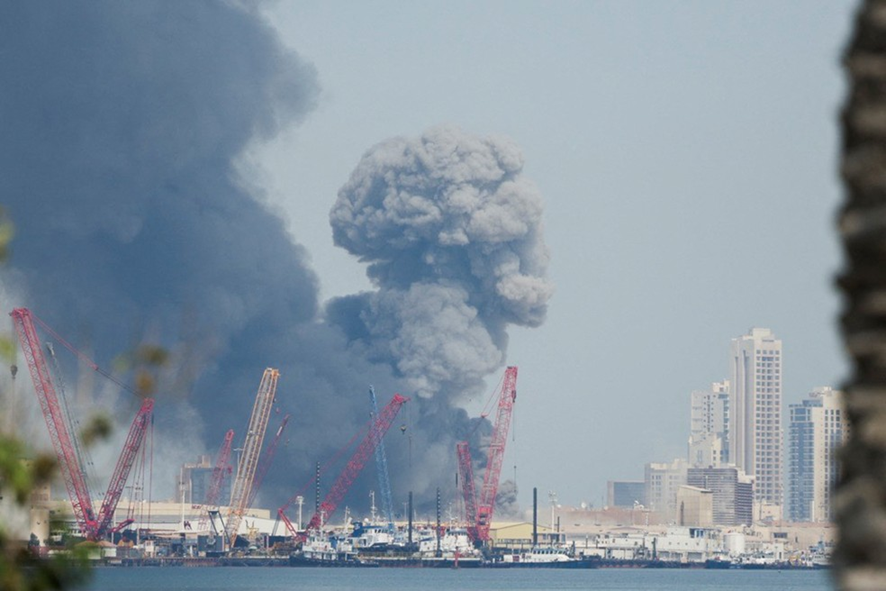 EUA e Israel atacam o Irã, que dispara mísseis em resposta EUA e Israel atacam o Irã, que dispara mísseis em resposta