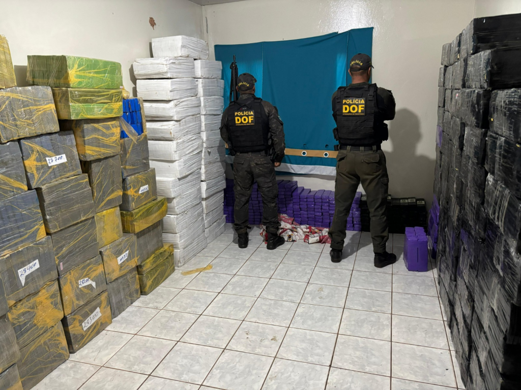 Defron deflagra operação após apreensão de quase 4 toneladas de drogas pelo DOF em Caarapó Defron deflagra operação após apreensão de quase 4 toneladas de drogas pelo DOF em Caarapó