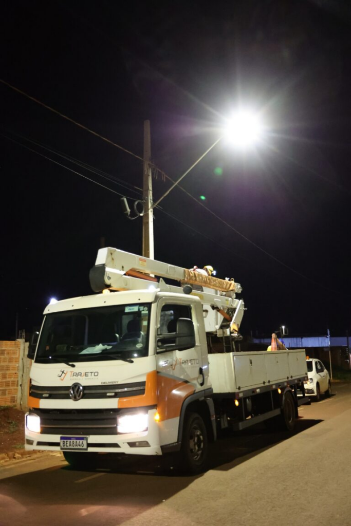 Prefeitura inicia processo de modernização da iluminação pública de Dourados Prefeitura inicia processo de modernização da iluminação pública de Dourados