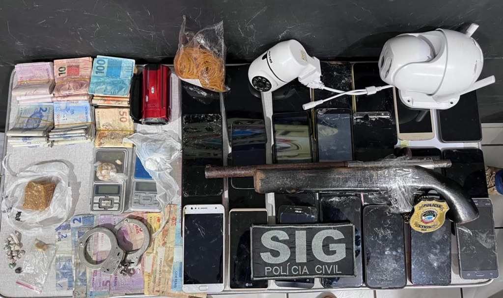 "Operação Interdictum”, fecha seis pontos de tráfico e prende 10 pessoas em flagrante em Naviraí "Operação Interdictum”, fecha seis pontos de tráfico e prende 10 pessoas em flagrante em Naviraí