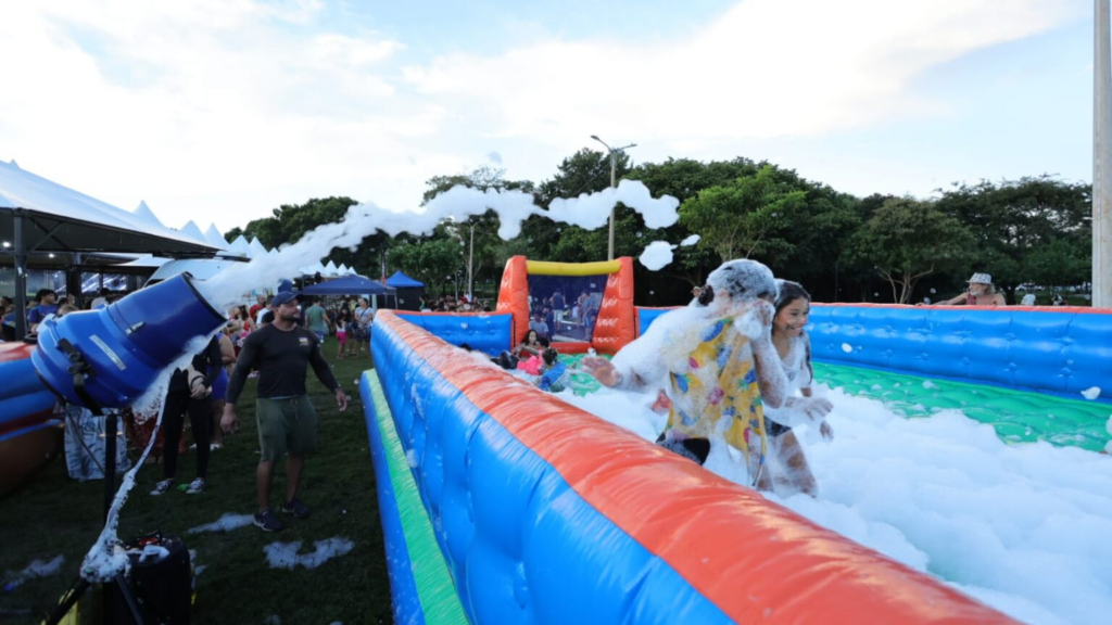 Recreação infantil impulsiona público e reforça caráter familiar da Festa da Páscoa em Dourados