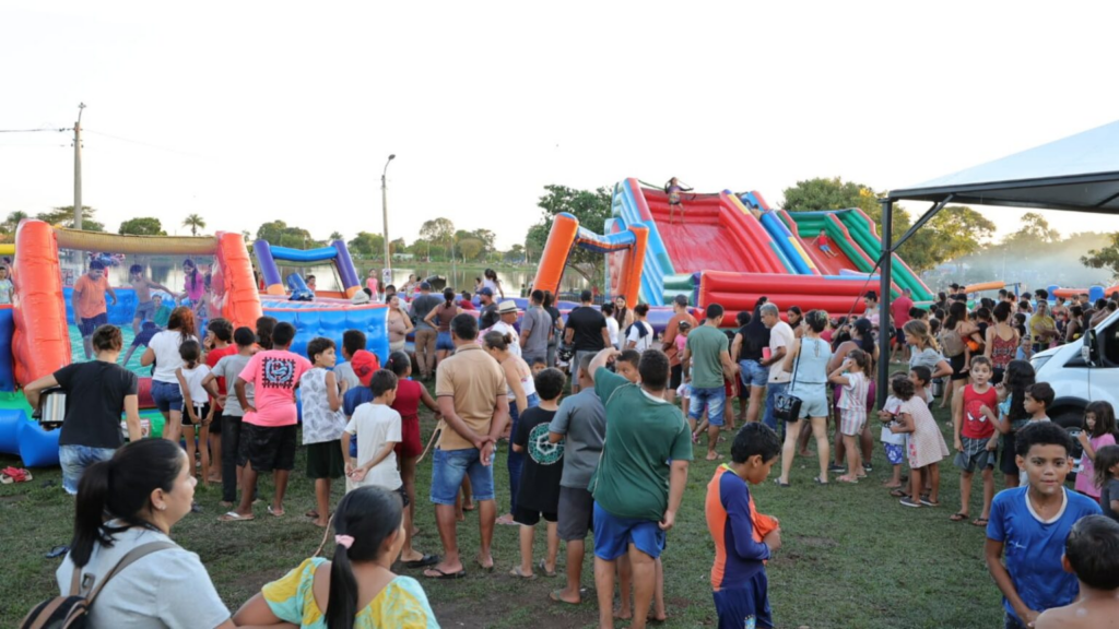 Recreação infantil impulsiona público e reforça caráter familiar da Festa da Páscoa em Dourados
