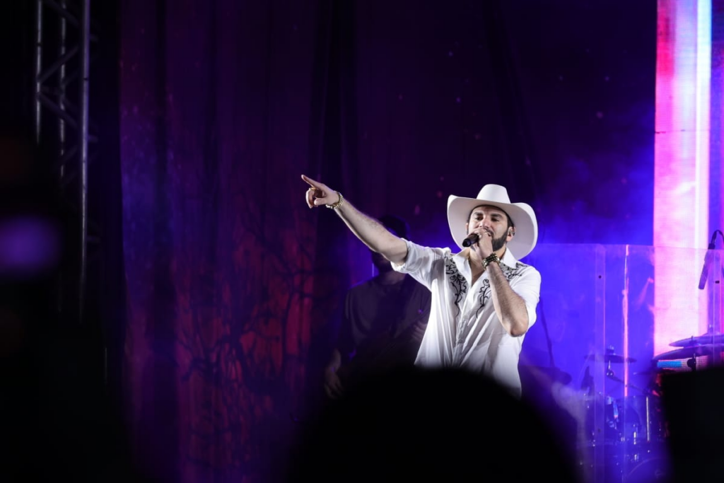 Com público recorde, Marçal abre 2ª Festa da Páscoa e destaca parcerias por Dourados  