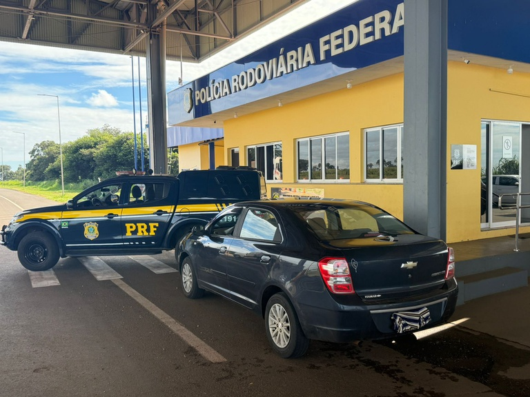 PRF apreende cocaína com passageiro de ônibus e recupera veículo na BR-158, em Paranaíba