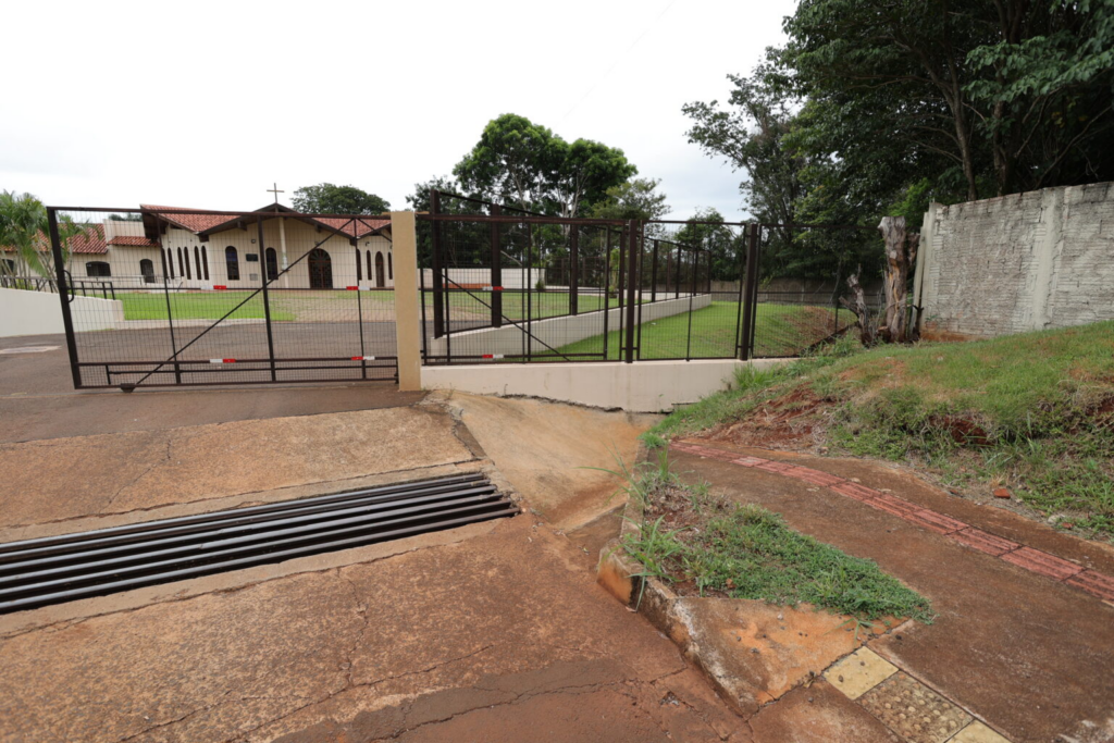 Prefeitura inicia pavimentação e intervenção contra alagamentos no mosteiro