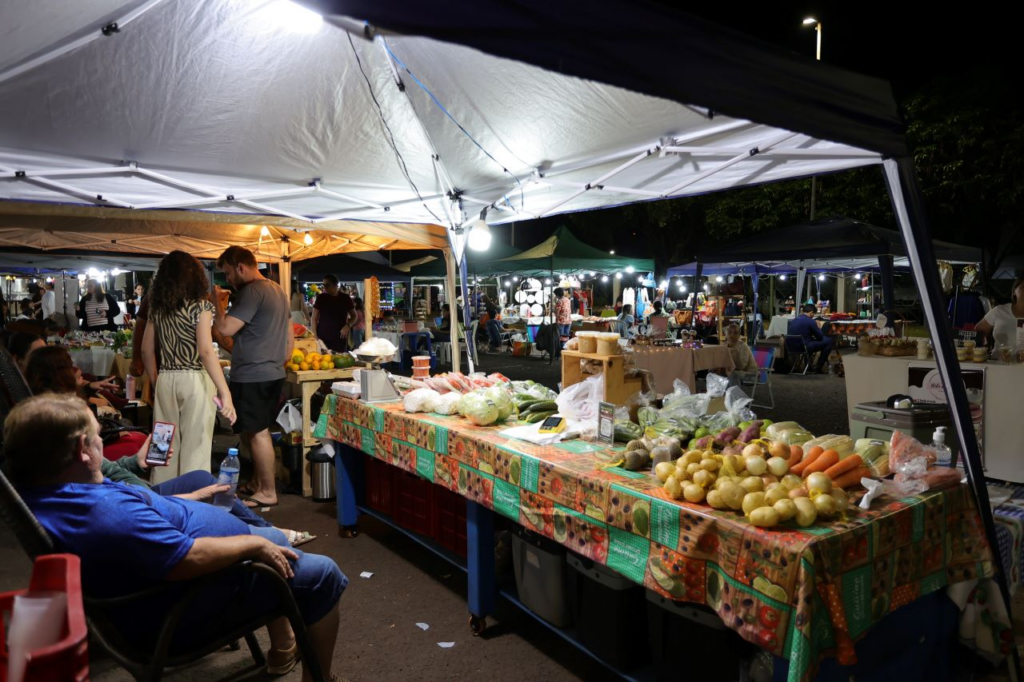 Prefeitura promove capacitação para feirantes e empreendedores de food trucks