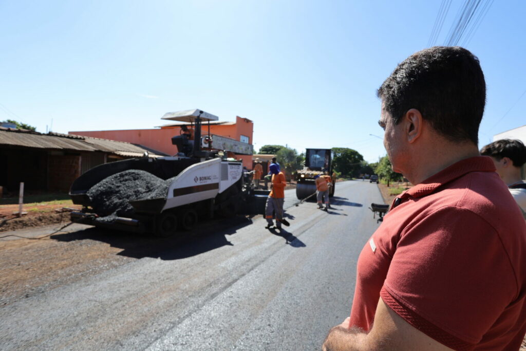 Prefeitura inicia drenagem e asfalto no Laranja Doce e melhora ruas sem pavimentação
