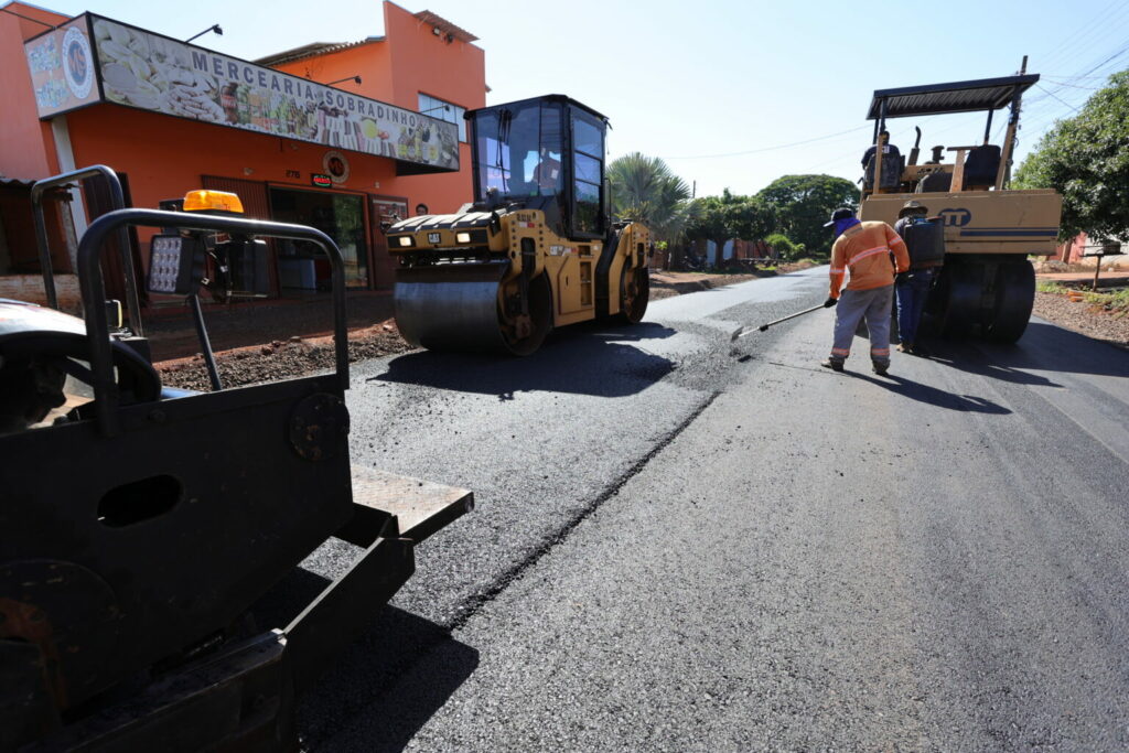 Prefeitura inicia drenagem e asfalto no Laranja Doce e melhora ruas sem pavimentação