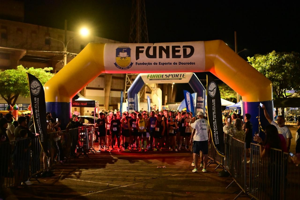 Corrida do Trabalhador reuniu esporte e lazer em edição noturna em Dourados