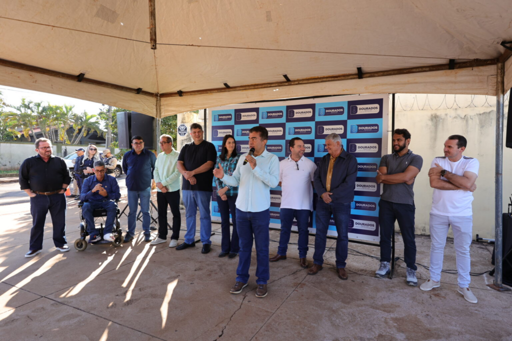 Prefeitura incia 1ª etapa das obras de reconstrução do asfalto do BNH 4º Plano Prefeitura incia 1ª etapa das obras de reconstrução do asfalto do BNH 4º Plano