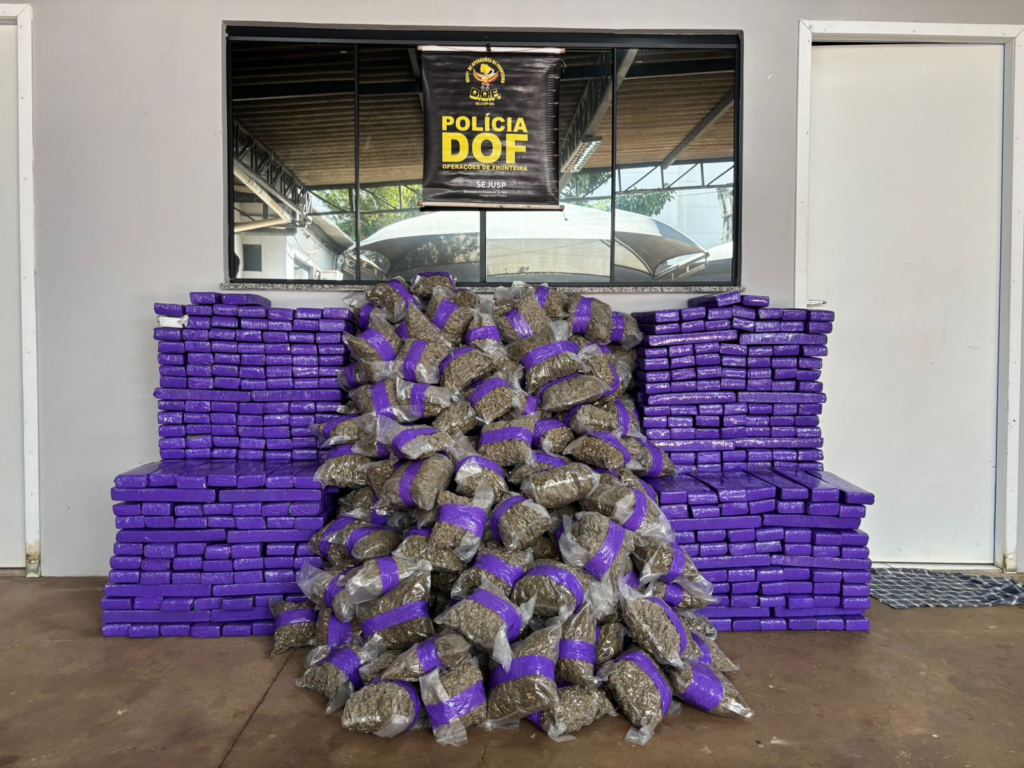DOF recupera picape furtada e carregada com quase 700 quilos de drogas DOF recupera picape furtada e carregada com quase 700 quilos de drogas