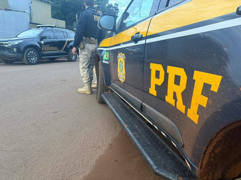 PF combate grupo suspeito de contrabando de cigarros no MS PF combate grupo suspeito de contrabando de cigarros no MS