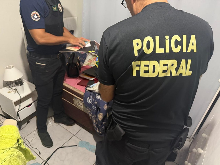 PF combate grupo suspeito de contrabando de cigarros no MS PF combate grupo suspeito de contrabando de cigarros no MS