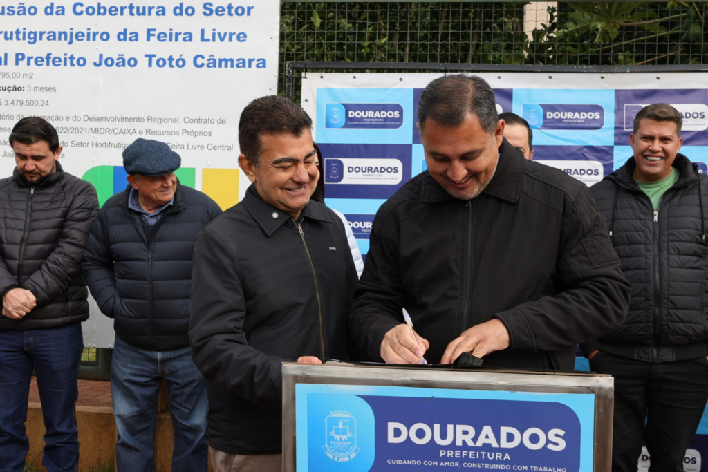Prefeitura retoma obras do setor hortifrutigranjeiro da Feira Central de Dourados Prefeitura retoma obras do setor hortifrutigranjeiro da Feira Central de Dourados