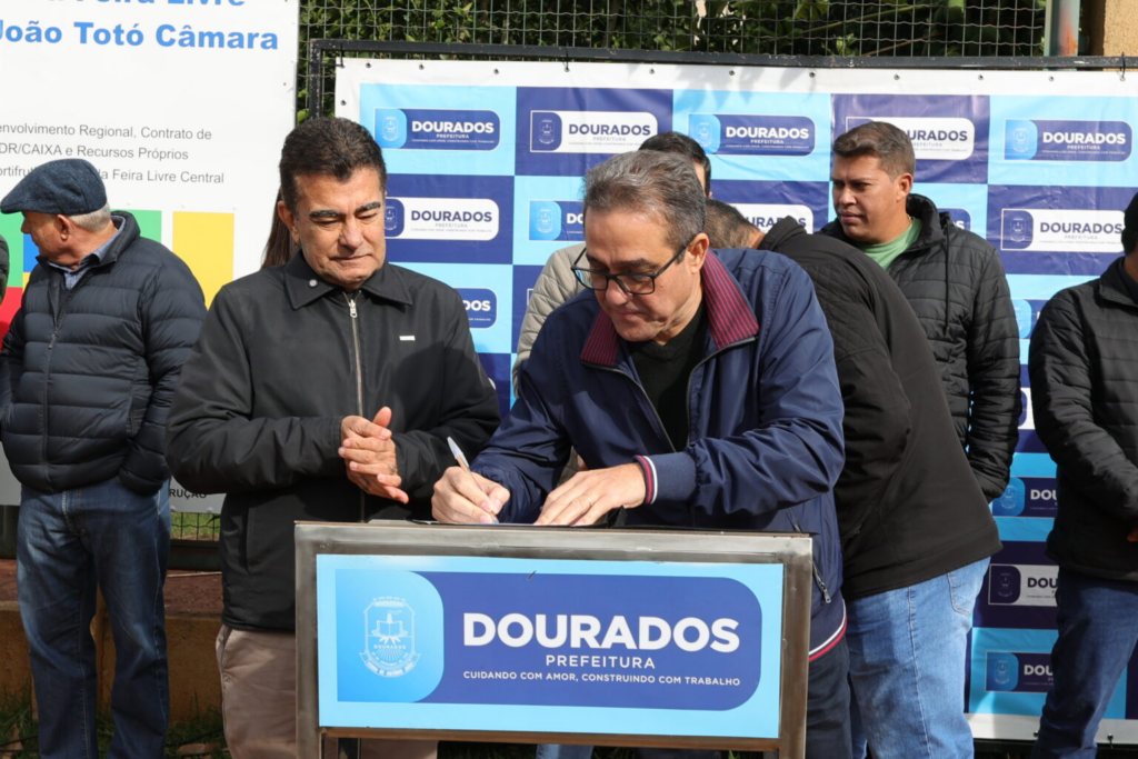 Prefeitura retoma obras do setor hortifrutigranjeiro da Feira Central de Dourados Prefeitura retoma obras do setor hortifrutigranjeiro da Feira Central de Dourados