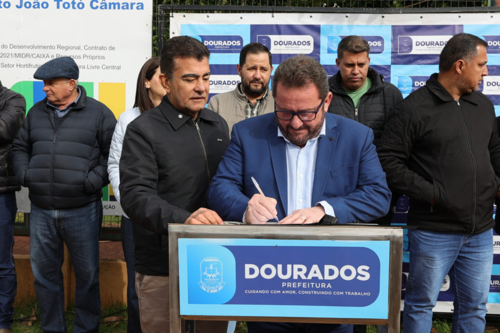 Prefeitura retoma obras do setor hortifrutigranjeiro da Feira Central de Dourados Prefeitura retoma obras do setor hortifrutigranjeiro da Feira Central de Dourados