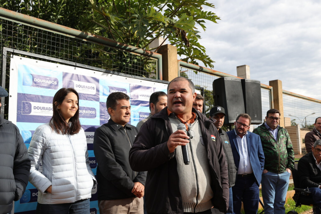 Prefeitura retoma obras do setor hortifrutigranjeiro da Feira Central de Dourados Prefeitura retoma obras do setor hortifrutigranjeiro da Feira Central de Dourados
