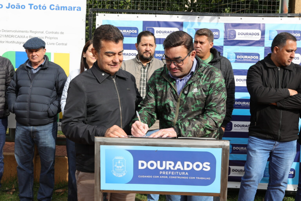 Prefeitura retoma obras do setor hortifrutigranjeiro da Feira Central de Dourados Prefeitura retoma obras do setor hortifrutigranjeiro da Feira Central de Dourados
