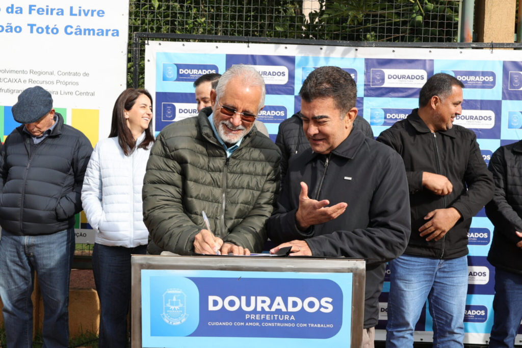 Prefeitura retoma obras do setor hortifrutigranjeiro da Feira Central de Dourados Prefeitura retoma obras do setor hortifrutigranjeiro da Feira Central de Dourados
