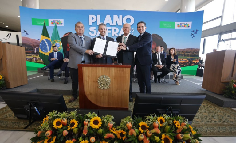 Plano Safra 2026/2027 destina R$ 525,1 bilhões em crédito para fortalecer quem produz Plano Safra 2026/2027 destina R$ 525,1 bilhões em crédito para fortalecer quem produz