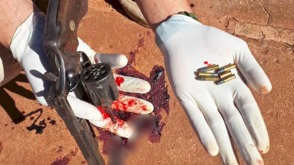 Pistoleiro do Comando Vermelho é morto por policiais do Choque em Caarapó Pistoleiro do Comando Vermelho é morto por policiais do Choque em Caarapó