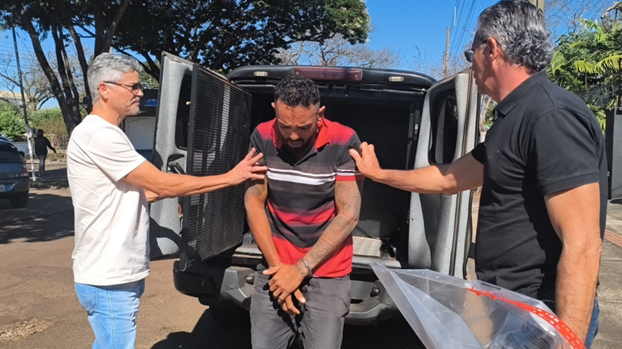 Alvo de arrastadores, três caminhonetes Hilux são roubadas em menos de 24 horas Alvo de arrastadores, três caminhonetes Hilux são roubadas em menos de 24 horas
