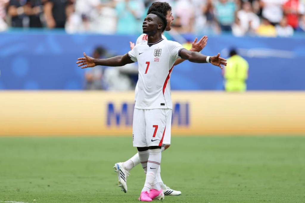 Em jogão com 10 gols Inglaterra atropela a França e fica com 3º lugar Em jogão com 10 gols Inglaterra atropela a França e fica com 3º lugar