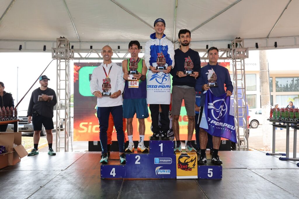 Douradenses superam adversários e vencem sétima edição da Meia Maratona do Fogo Douradenses superam adversários e vencem sétima edição da Meia Maratona do Fogo