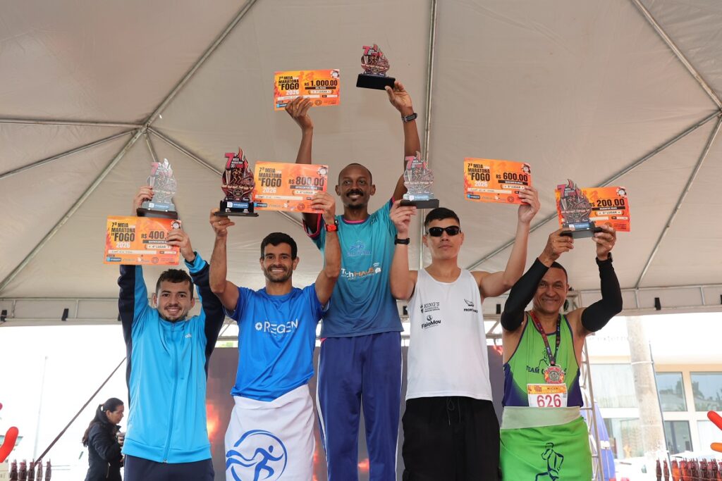 Douradenses superam adversários e vencem sétima edição da Meia Maratona do Fogo Douradenses superam adversários e vencem sétima edição da Meia Maratona do Fogo