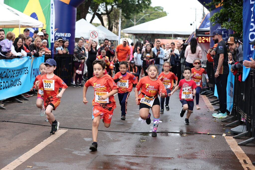 Douradenses superam adversários e vencem sétima edição da Meia Maratona do Fogo Douradenses superam adversários e vencem sétima edição da Meia Maratona do Fogo