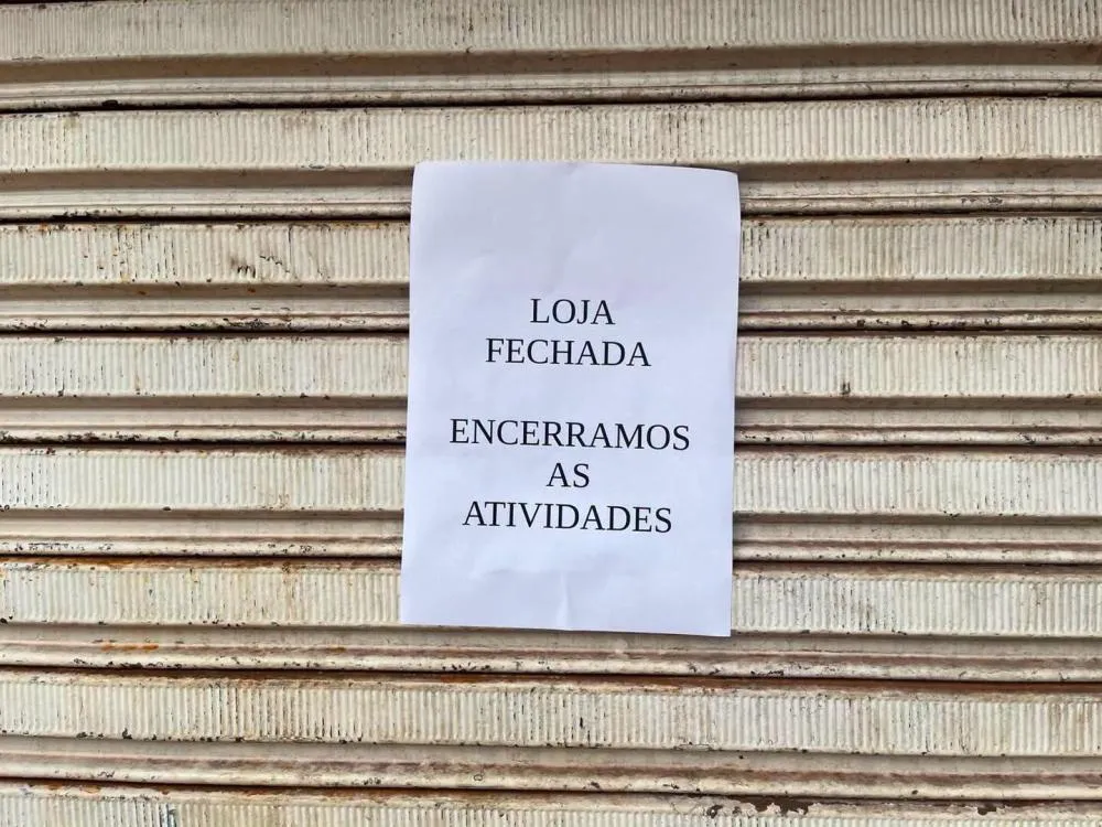 Casas Bahia fecha suas duas lojas em Dourados e demite funcionários Casas Bahia fecha suas duas lojas em Dourados e demite funcionários