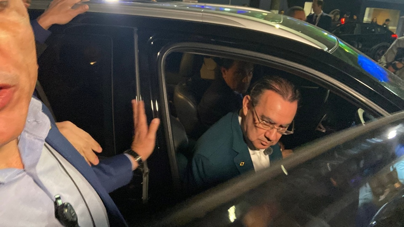 Lula, Flávio e Zema não foram ao debate da Band neste domingo Lula, Flávio e Zema não foram ao debate da Band neste domingo