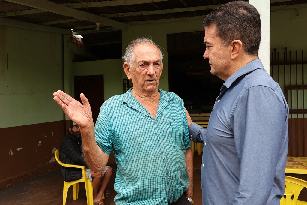 Prefeitura avança com obras de reconstrução do asfalto no BNH 4º Plano Prefeitura avança com obras de reconstrução do asfalto no BNH 4º Plano