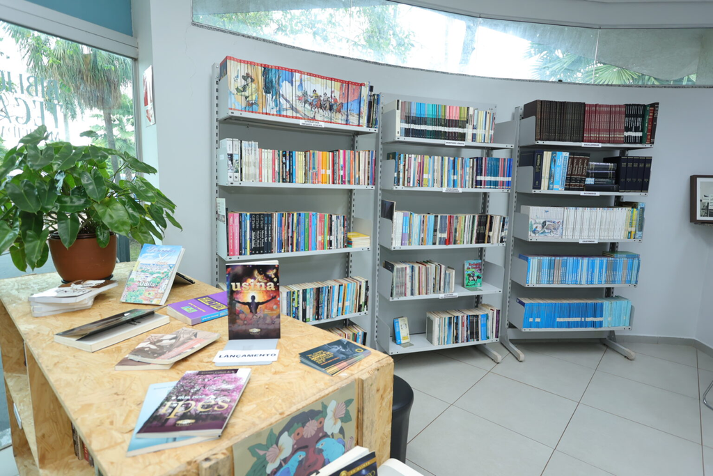Prefeitura revitaliza Biblioteca Central e devolve espaço de leitura à população Prefeitura revitaliza Biblioteca Central e devolve espaço de leitura à população