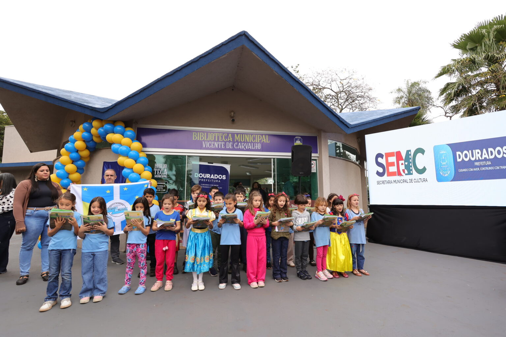 Prefeitura revitaliza Biblioteca Central e devolve espaço de leitura à população Prefeitura revitaliza Biblioteca Central e devolve espaço de leitura à população