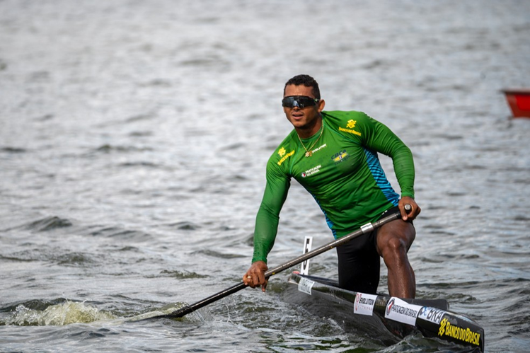 Ouro no Mundial de Canoagem é de Isaquias Queiroz Ouro no Mundial de Canoagem é de Isaquias Queiroz