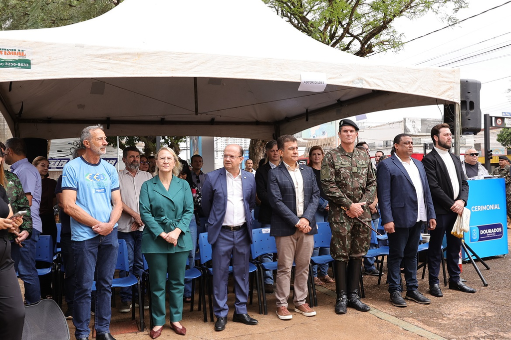 Prefeito acende “Chama da Pátria” e reforça cidadania durante solenidade Prefeito acende “Chama da Pátria” e reforça cidadania durante solenidade